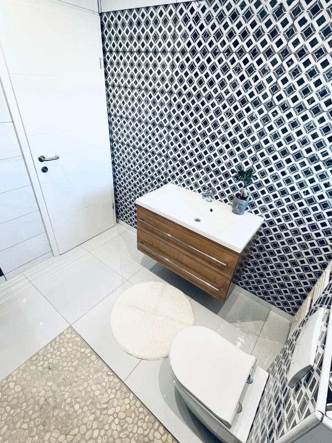 ליוטומר Luxe Apartments מראה חיצוני תמונה