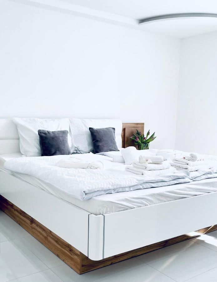 ליוטומר Luxe Apartments מראה חיצוני תמונה