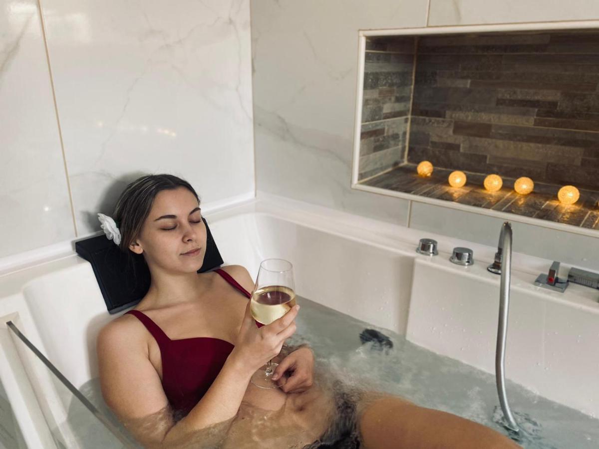 ליוטומר Luxe Apartments מראה חיצוני תמונה