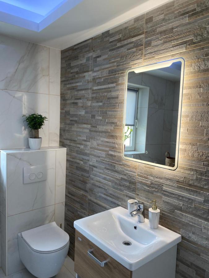 ליוטומר Luxe Apartments מראה חיצוני תמונה